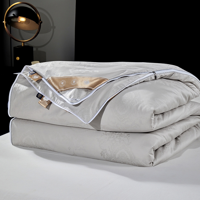 91家纺网 家纺一手货源 找家纺 群鹿蚕丝羽绒馆 【榨蚕丝填充包过质检】2025新款拉链升级款蚕丝二合一加厚子母被被子被芯 灰