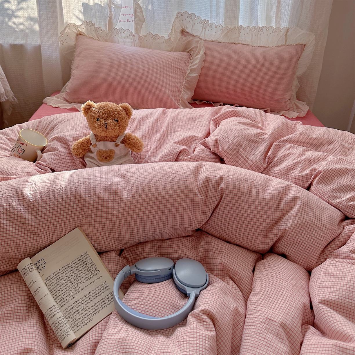 91家纺网 家纺一手货源 找家纺 丽涵家纺 2025新款法式花边全棉色织水洗棉小格子四件套 泡芙-红格