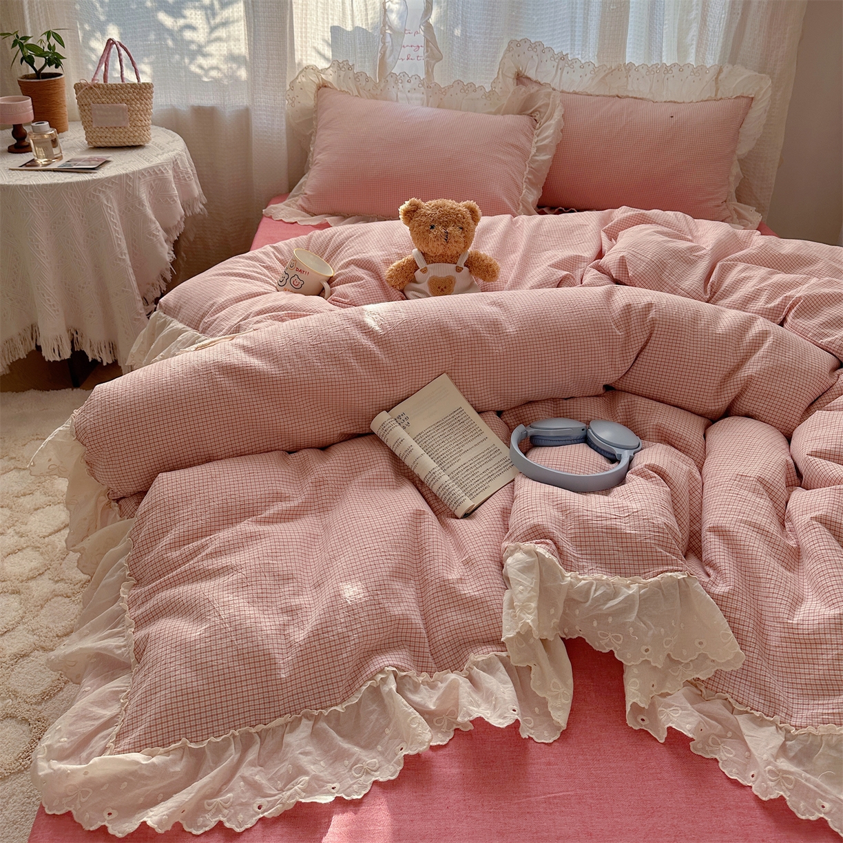 91家纺网 家纺一手货源 找家纺 丽涵家纺 2025新款法式花边全棉色织水洗棉小格子四件套 泡芙-红格