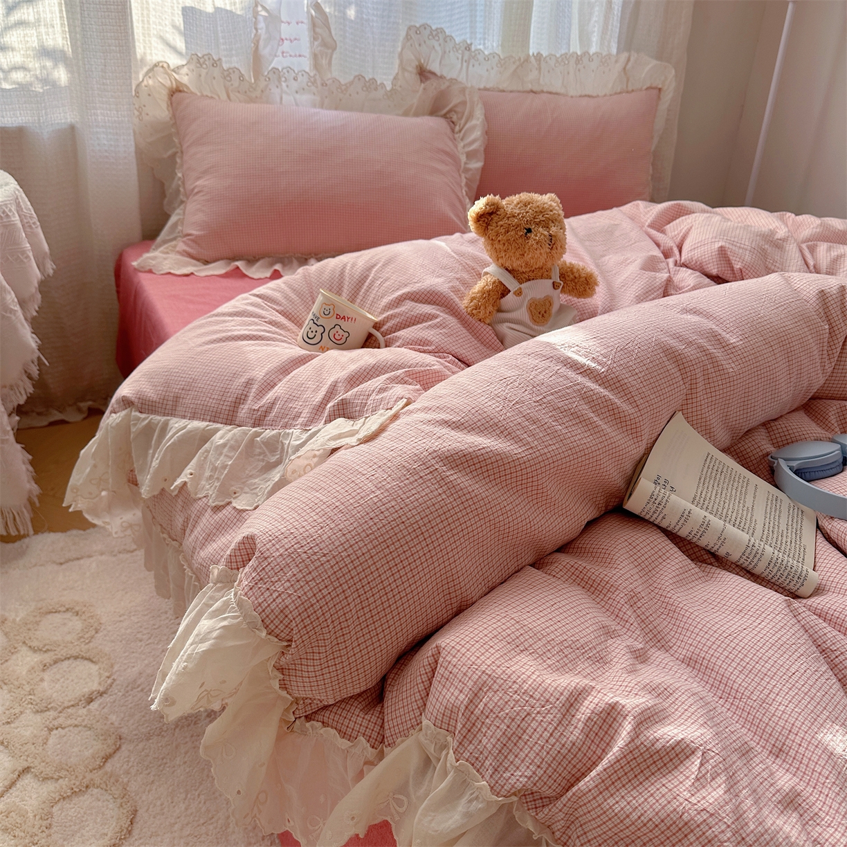 91家纺网 家纺一手货源 找家纺 丽涵家纺 2025新款法式花边全棉色织水洗棉小格子四件套 泡芙-红格