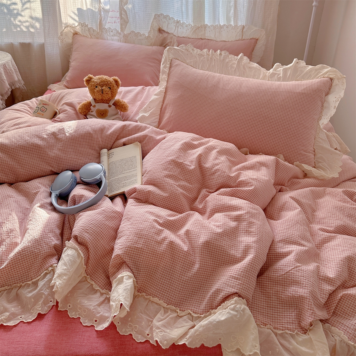 91家纺网 家纺一手货源 找家纺 丽涵家纺 2025新款法式花边全棉色织水洗棉小格子四件套 泡芙-红格