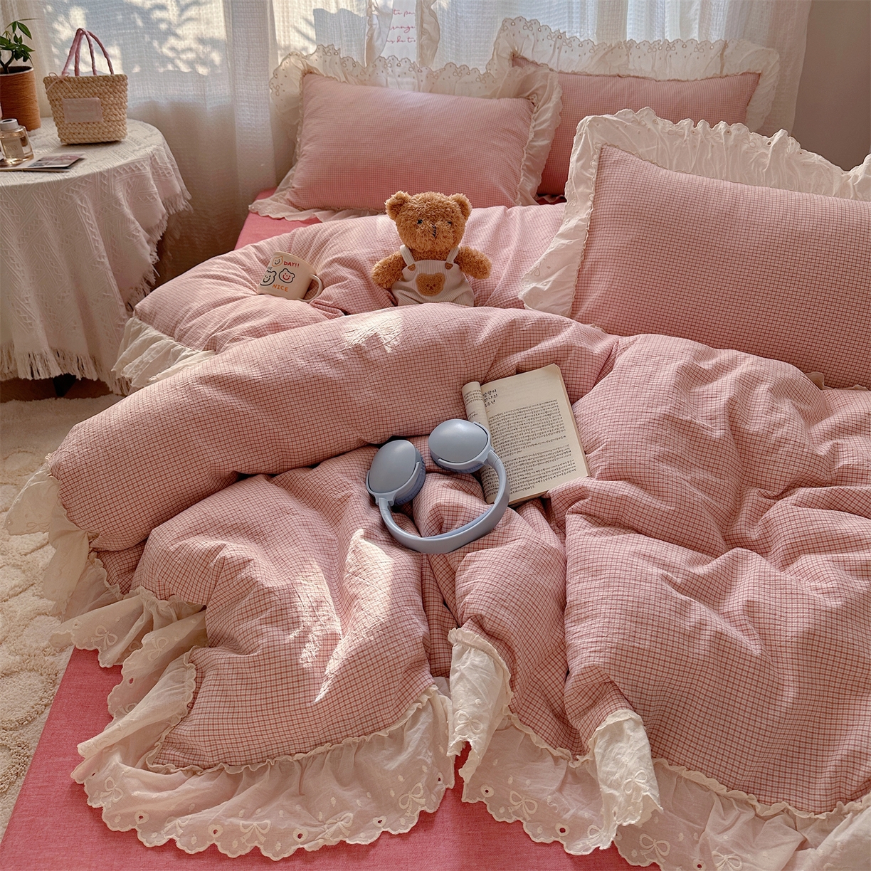 91家纺网 家纺一手货源 找家纺 丽涵家纺 2025新款法式花边全棉色织水洗棉小格子四件套 泡芙-红格