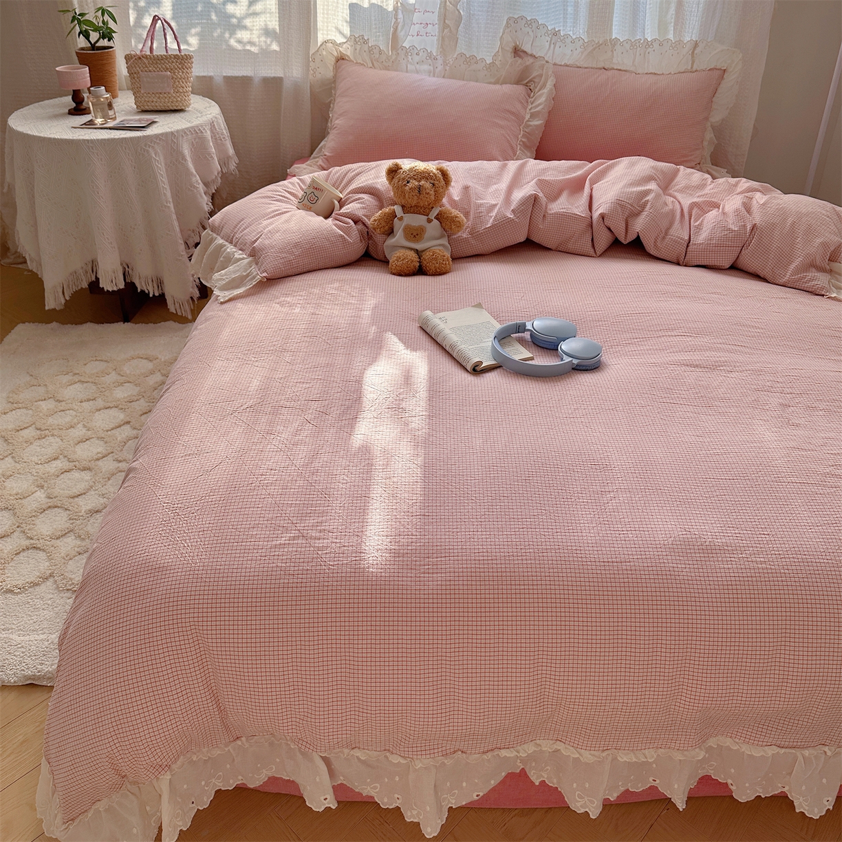 91家纺网 家纺一手货源 找家纺 丽涵家纺 2025新款法式花边全棉色织水洗棉小格子四件套 泡芙-红格