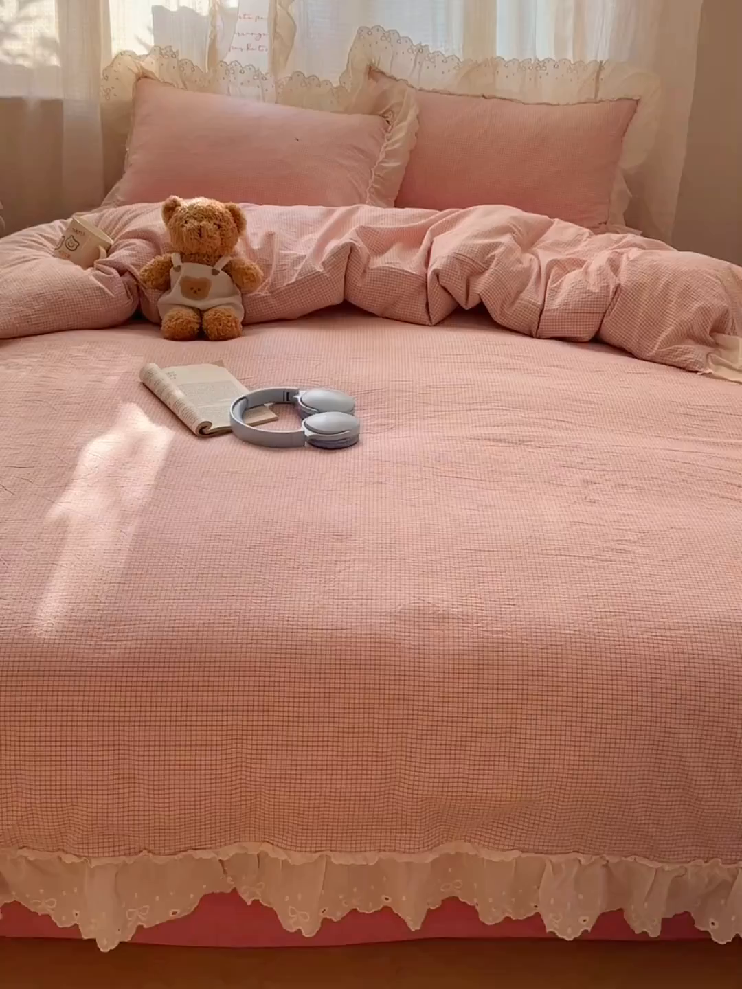 91家纺网 家纺一手货源 找家纺 丽涵家纺 2025新款法式花边全棉色织水洗棉小格子四件套 泡芙-红格