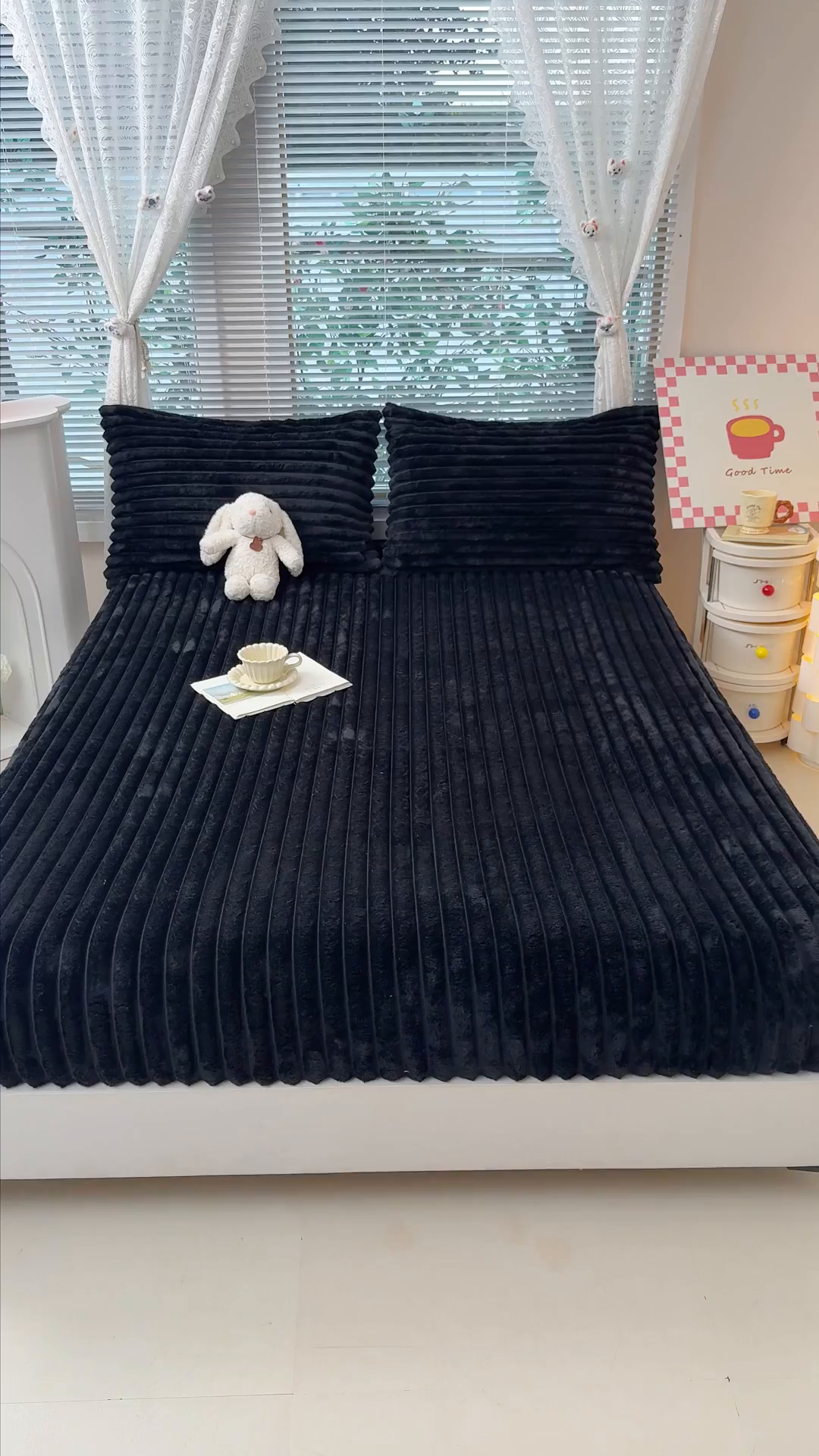 91家纺网 家纺一手货源 找家纺 馨乐家纺 2025新款A类300g兔毛抽条床笠 黑色-床笠