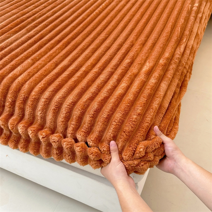 91家纺网 家纺一手货源 找家纺 馨乐家纺 2025新款A类300g兔毛抽条床笠 焦糖-床笠