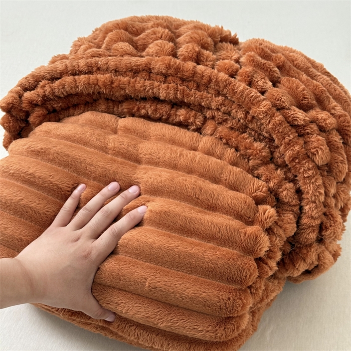 91家纺网 家纺一手货源 找家纺 馨乐家纺 2025新款A类300g兔毛抽条床笠 焦糖-床笠