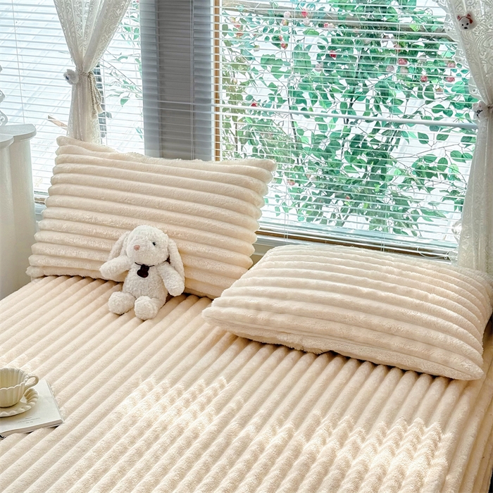 91家纺网 家纺一手货源 找家纺 馨乐家纺 2025新款A类300g兔毛抽条床笠 奶白-床笠