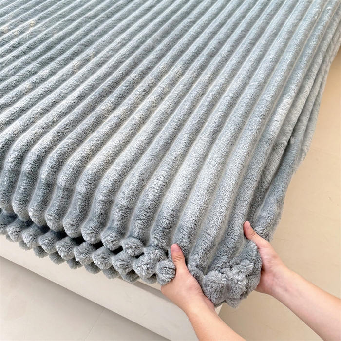 91家纺网 家纺一手货源 找家纺 馨乐家纺 2025新款A类300g兔毛抽条床笠 浅灰-床笠