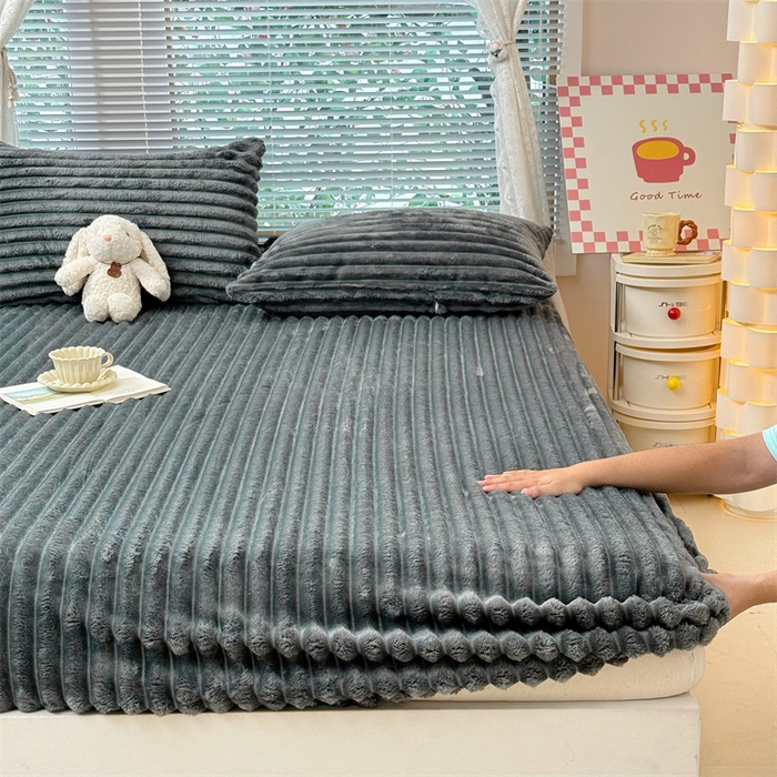 91家纺网 家纺一手货源 找家纺 馨乐家纺 2025新款A类300g兔毛抽条床笠 深灰-床笠