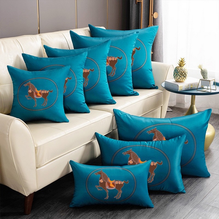 91家纺网 家纺一手货源 找家纺 新奇异 2025新款马仕仿真丝抱枕（支持定制） 组合图仅供展示