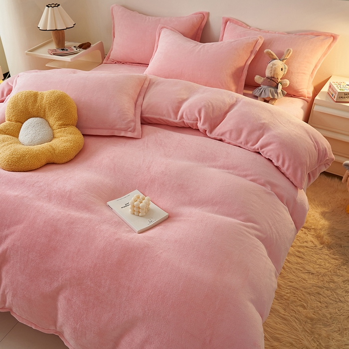 91家纺网 家纺一手货源 找家纺 2025新款多巴胺小红书纯色牛奶绒四件套牛奶绒被套跨境定制-风格二 樱花粉