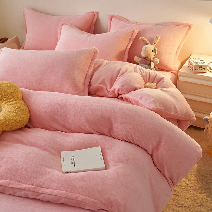 91家纺网 家纺一手货源 找家纺 2025新款多巴胺小红书纯色牛奶绒四件套牛奶绒被套跨境定制-风格二 樱花粉