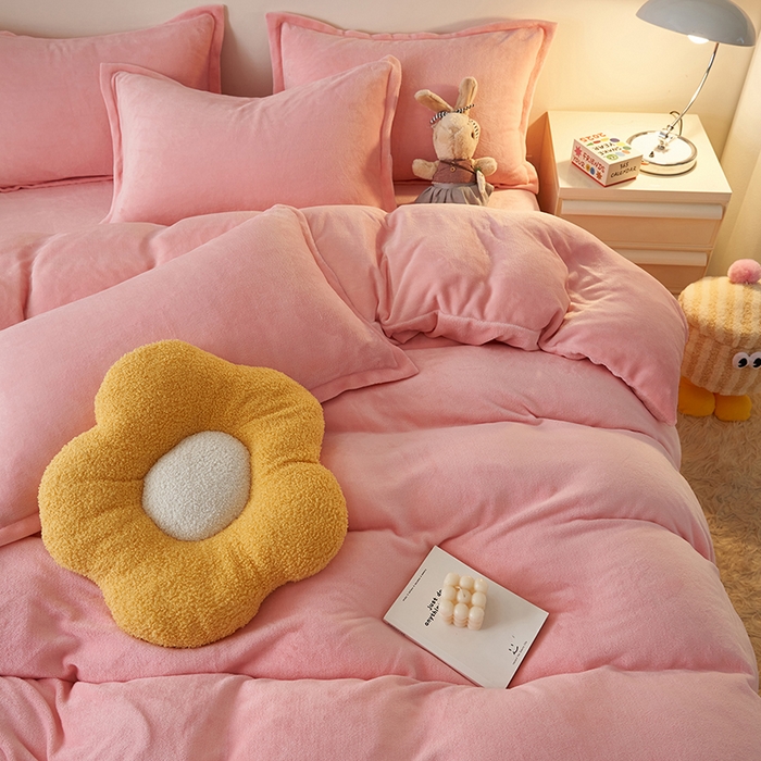 91家纺网 家纺一手货源 找家纺 2025新款多巴胺小红书纯色牛奶绒四件套牛奶绒被套跨境定制-风格二 樱花粉