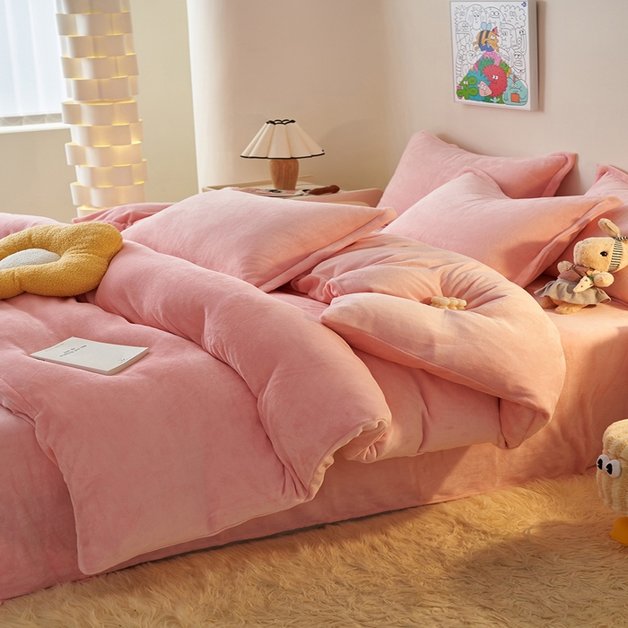 91家纺网 家纺一手货源 找家纺 2025新款多巴胺小红书纯色牛奶绒四件套牛奶绒被套跨境定制-风格二 樱花粉