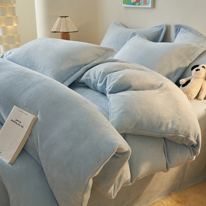 91家纺网 家纺一手货源 找家纺 2025新款多巴胺小红书纯色牛奶绒四件套牛奶绒被套跨境定制-风格二 天蓝
