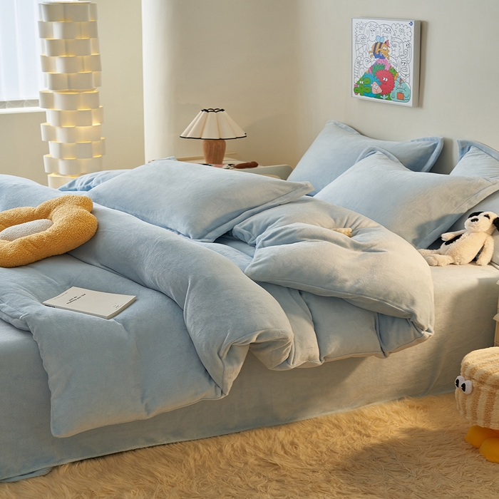 91家纺网 家纺一手货源 找家纺 2025新款多巴胺小红书纯色牛奶绒四件套牛奶绒被套跨境定制-风格二 天蓝