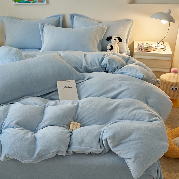 91家纺网 家纺一手货源 找家纺 2025新款多巴胺小红书纯色牛奶绒四件套牛奶绒被套跨境定制-风格二 天蓝