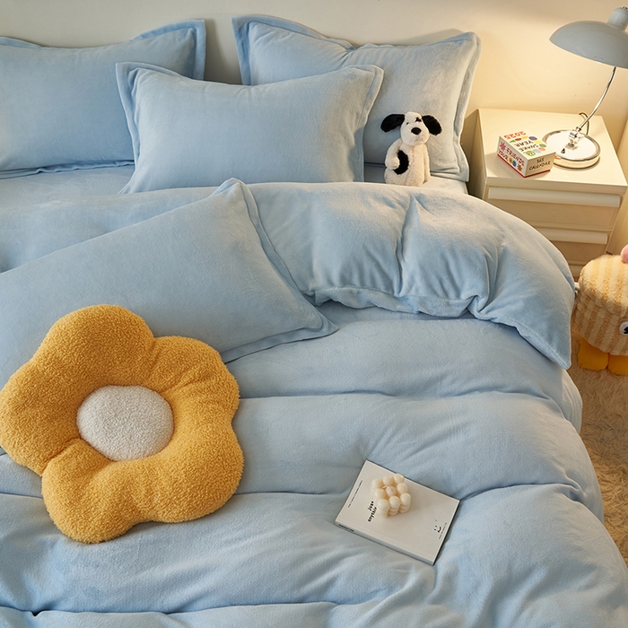 91家纺网 家纺一手货源 找家纺 2025新款多巴胺小红书纯色牛奶绒四件套牛奶绒被套跨境定制-风格二 天蓝