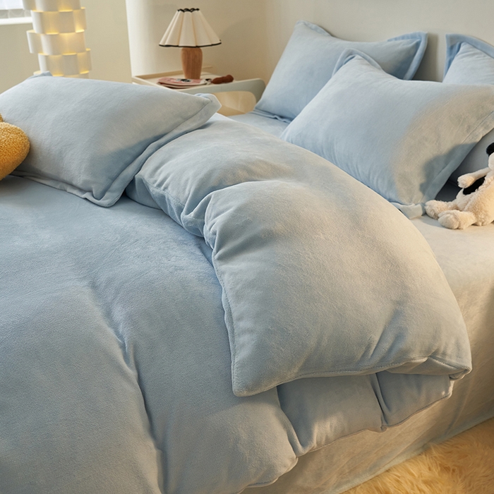 91家纺网 家纺一手货源 找家纺 2025新款多巴胺小红书纯色牛奶绒四件套牛奶绒被套跨境定制-风格二 天蓝