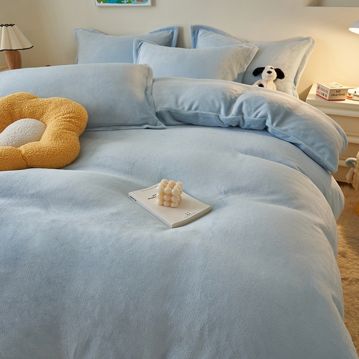 91家纺网 家纺一手货源 找家纺 2025新款多巴胺小红书纯色牛奶绒四件套牛奶绒被套跨境定制-风格二 天蓝