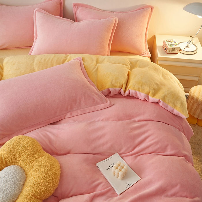 91家纺网 家纺一手货源 找家纺 2025新款多巴胺小红书纯色牛奶绒四件套牛奶绒被套跨境定制-风格二 樱花粉柠檬黄