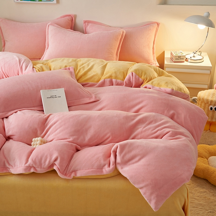 91家纺网 家纺一手货源 找家纺 2025新款多巴胺小红书纯色牛奶绒四件套牛奶绒被套跨境定制-风格二 樱花粉柠檬黄