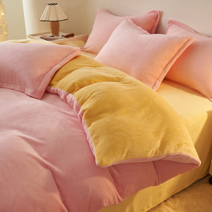 91家纺网 家纺一手货源 找家纺 2025新款多巴胺小红书纯色牛奶绒四件套牛奶绒被套跨境定制-风格二 樱花粉柠檬黄