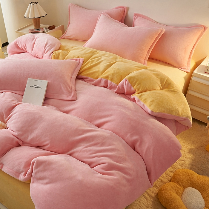 91家纺网 家纺一手货源 找家纺 2025新款多巴胺小红书纯色牛奶绒四件套牛奶绒被套跨境定制-风格二 樱花粉柠檬黄