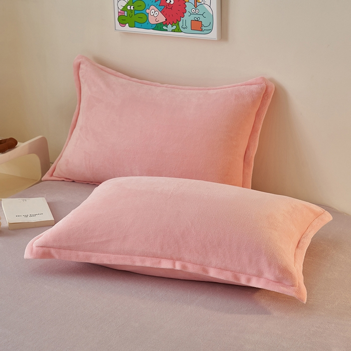 91家纺网 家纺一手货源 找家纺 2025新款多巴胺小红书纯色牛奶绒四件套牛奶绒被套跨境定制-风格二 樱花粉灰