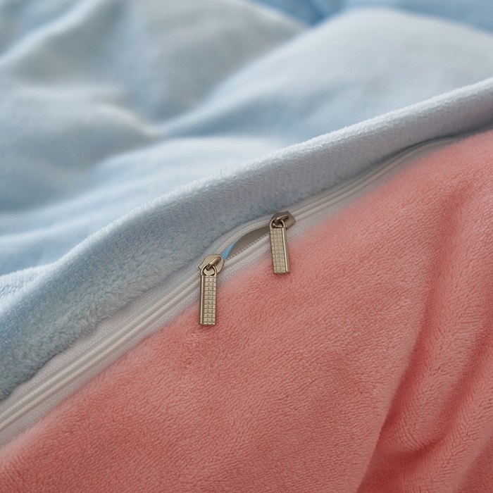 91家纺网 家纺一手货源 找家纺 2025新款多巴胺小红书纯色牛奶绒四件套牛奶绒被套跨境定制-风格二 天蓝粉