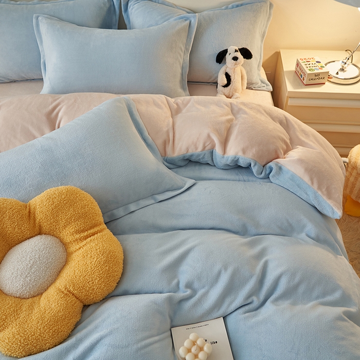 91家纺网 家纺一手货源 找家纺 2025新款多巴胺小红书纯色牛奶绒四件套牛奶绒被套跨境定制-风格二 天蓝奶油