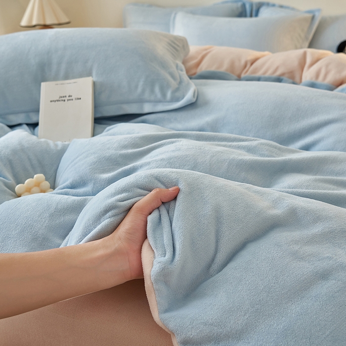 91家纺网 家纺一手货源 找家纺 2025新款多巴胺小红书纯色牛奶绒四件套牛奶绒被套跨境定制-风格二 天蓝奶油