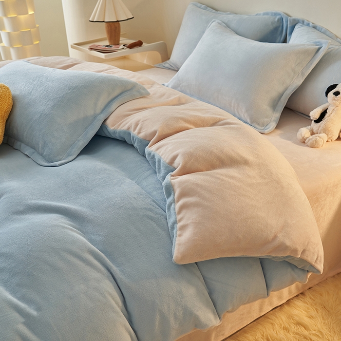 91家纺网 家纺一手货源 找家纺 2025新款多巴胺小红书纯色牛奶绒四件套牛奶绒被套跨境定制-风格二 天蓝奶油