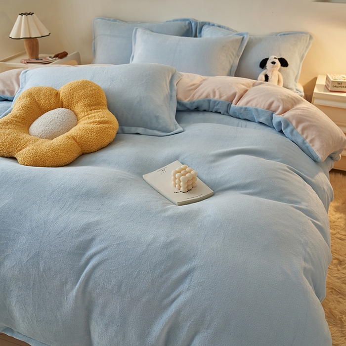 91家纺网 家纺一手货源 找家纺 2025新款多巴胺小红书纯色牛奶绒四件套牛奶绒被套跨境定制-风格二 天蓝奶油