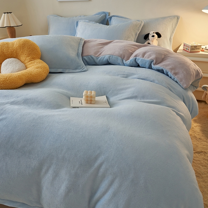91家纺网 家纺一手货源 找家纺 2025新款多巴胺小红书纯色牛奶绒四件套牛奶绒被套跨境定制-风格二 天蓝灰