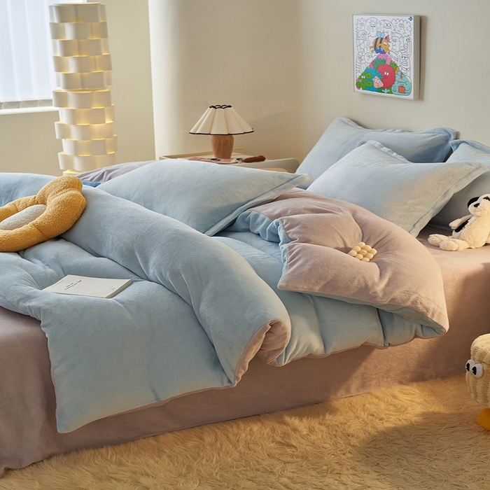 91家纺网 家纺一手货源 找家纺 2025新款多巴胺小红书纯色牛奶绒四件套牛奶绒被套跨境定制-风格二 天蓝灰