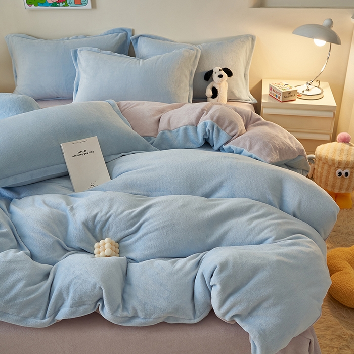 91家纺网 家纺一手货源 找家纺 2025新款多巴胺小红书纯色牛奶绒四件套牛奶绒被套跨境定制-风格二 天蓝灰