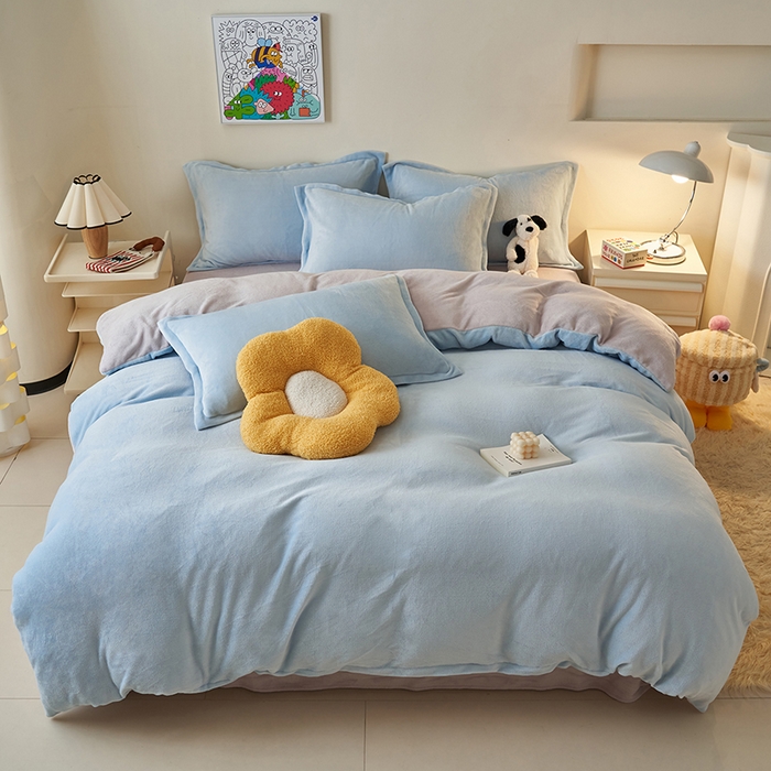 91家纺网 家纺一手货源 找家纺 2025新款多巴胺小红书纯色牛奶绒四件套牛奶绒被套跨境定制-风格二 天蓝灰