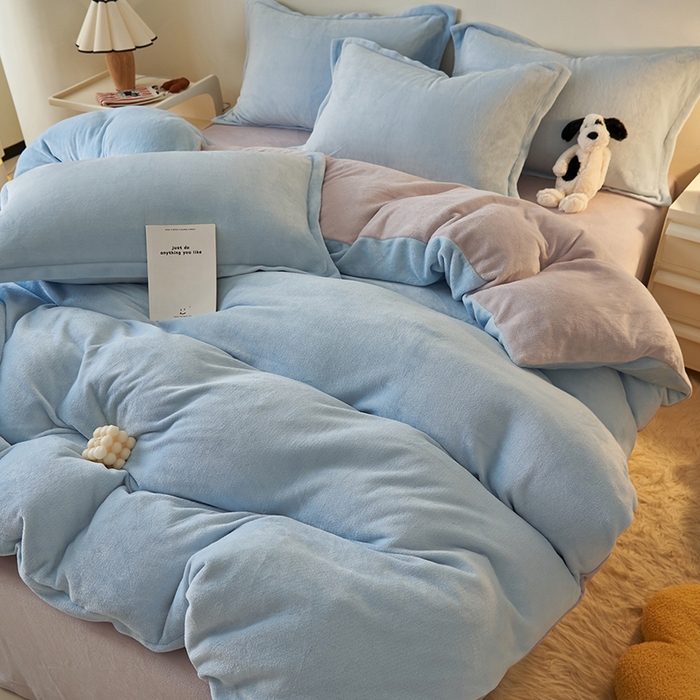 91家纺网 家纺一手货源 找家纺 2025新款多巴胺小红书纯色牛奶绒四件套牛奶绒被套跨境定制-风格二 天蓝灰