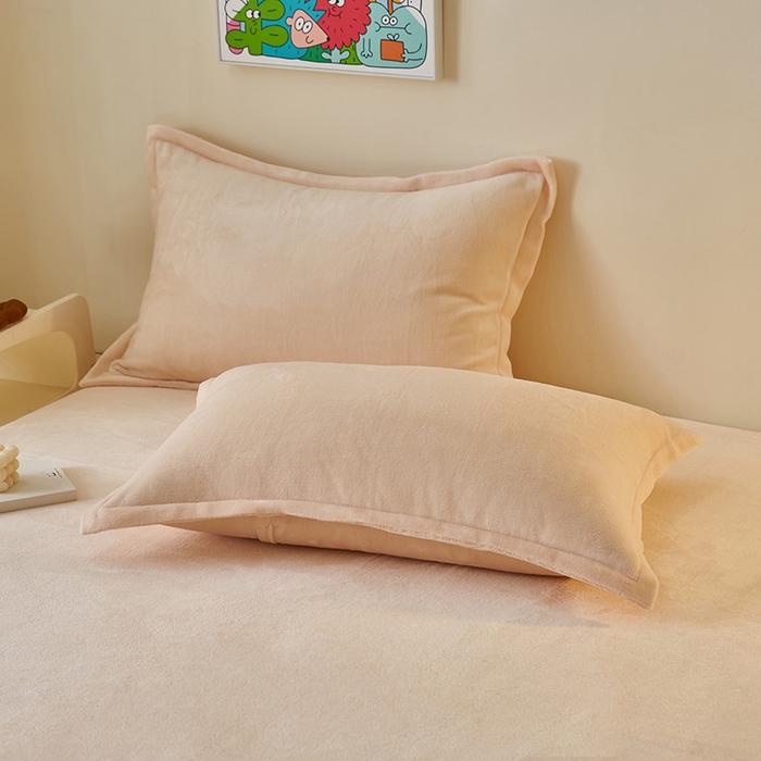 91家纺网 家纺一手货源 找家纺 2025新款多巴胺小红书纯色牛奶绒四件套牛奶绒被套跨境定制-风格二 奶油色