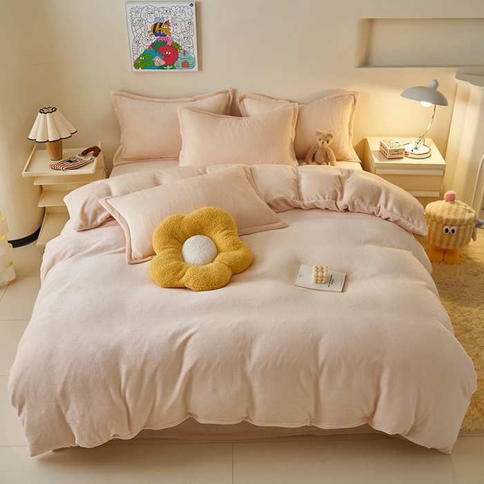 91家纺网 家纺一手货源 找家纺 2025新款多巴胺小红书纯色牛奶绒四件套牛奶绒被套跨境定制-风格二 奶油色