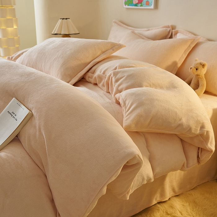 91家纺网 家纺一手货源 找家纺 2025新款多巴胺小红书纯色牛奶绒四件套牛奶绒被套跨境定制-风格二 奶油色