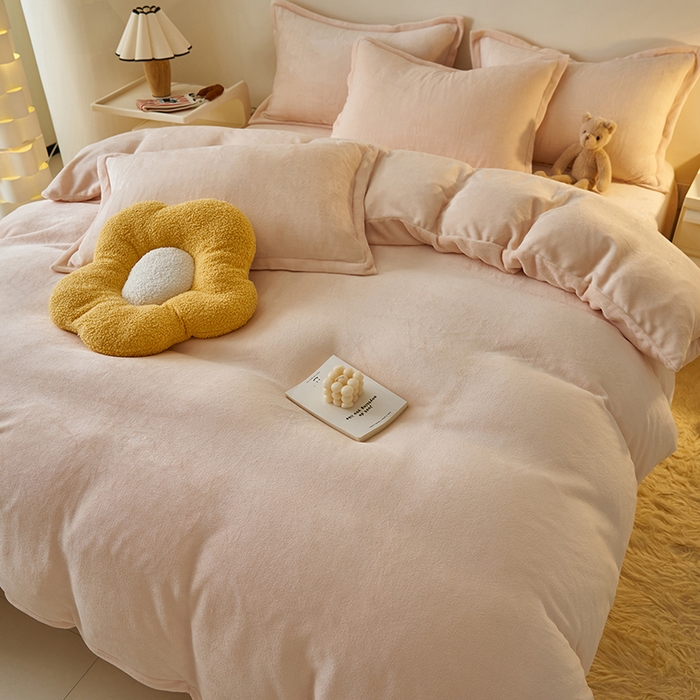 91家纺网 家纺一手货源 找家纺 2025新款多巴胺小红书纯色牛奶绒四件套牛奶绒被套跨境定制-风格二 奶油色