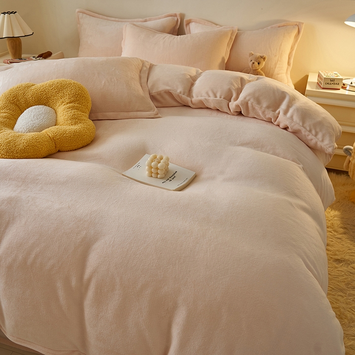 91家纺网 家纺一手货源 找家纺 2025新款多巴胺小红书纯色牛奶绒四件套牛奶绒被套跨境定制-风格二 奶油色