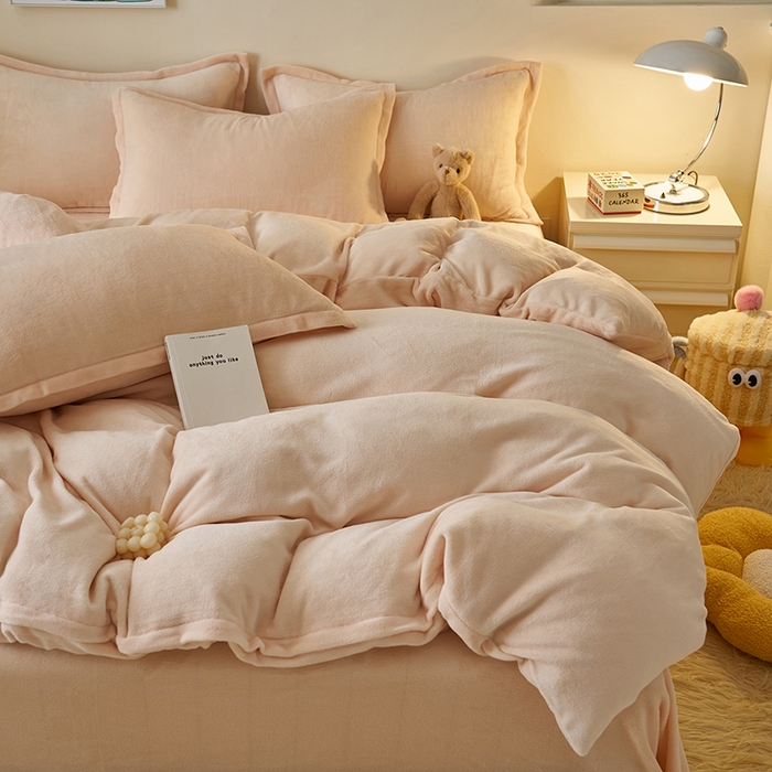 91家纺网 家纺一手货源 找家纺 2025新款多巴胺小红书纯色牛奶绒四件套牛奶绒被套跨境定制-风格二 奶油色