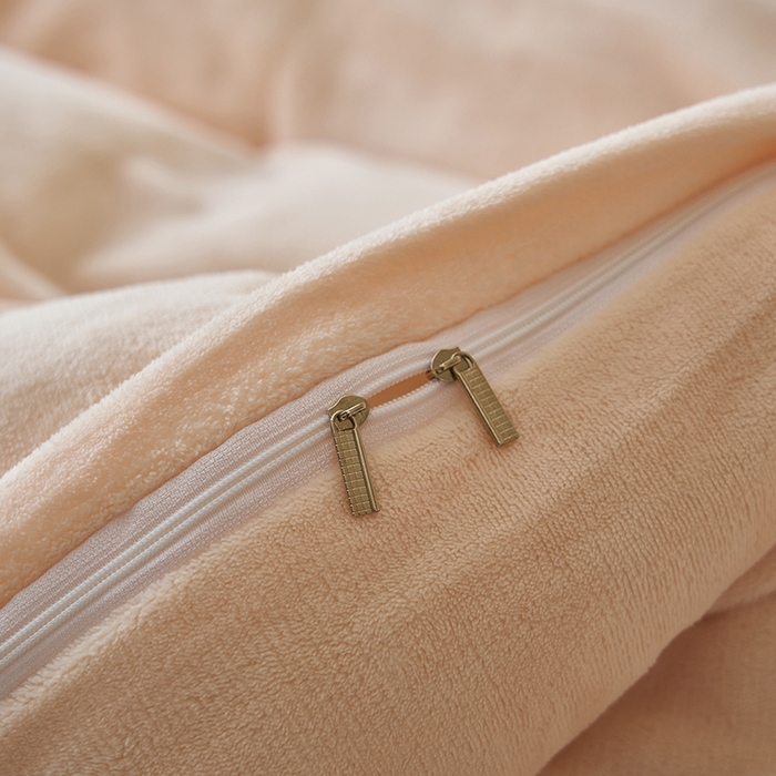 91家纺网 家纺一手货源 找家纺 2025新款多巴胺小红书纯色牛奶绒四件套牛奶绒被套跨境定制-风格二 奶油色