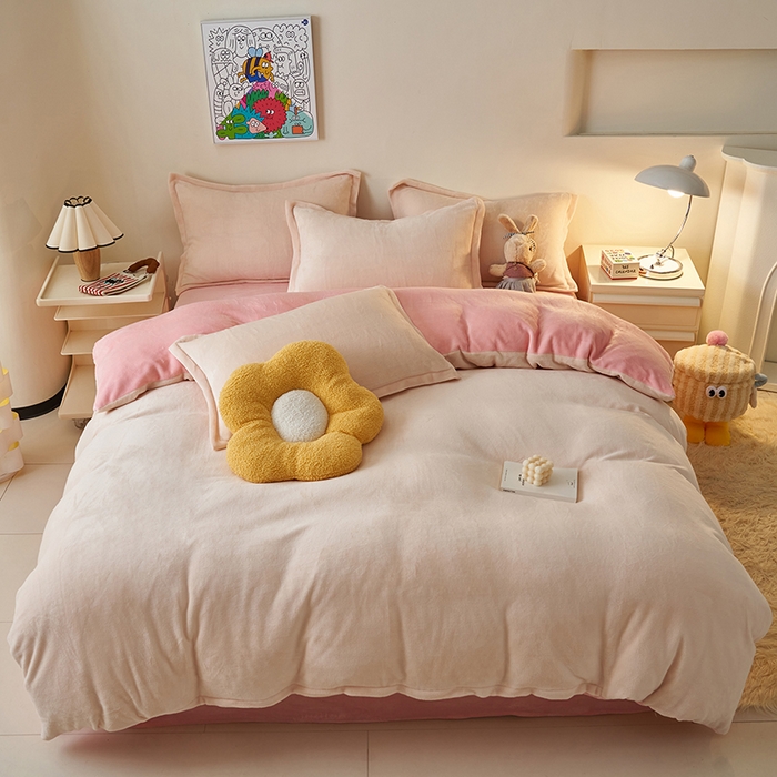 91家纺网 家纺一手货源 找家纺 2025新款多巴胺小红书纯色牛奶绒四件套牛奶绒被套跨境定制-风格二 奶油樱花粉