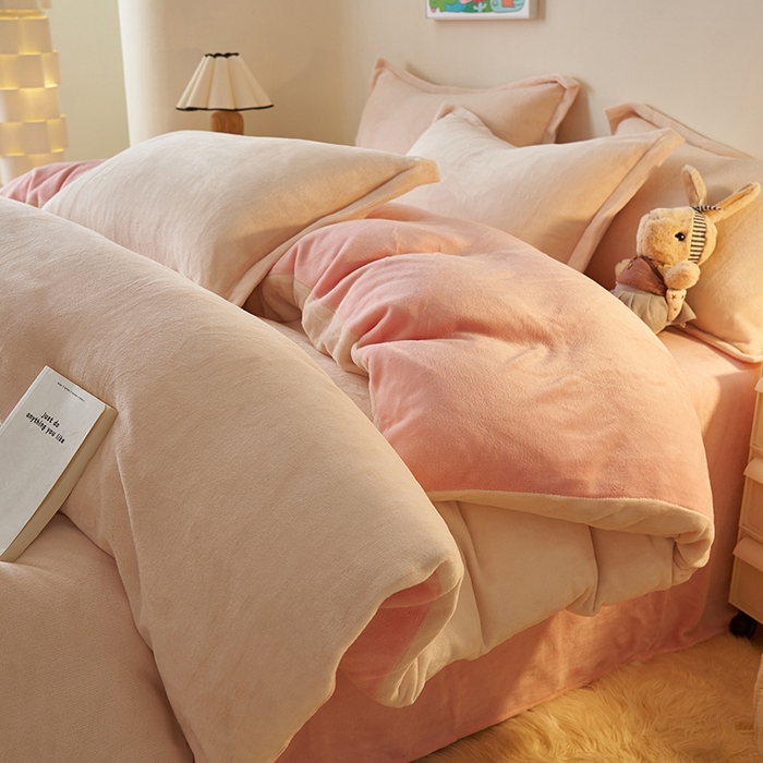 91家纺网 家纺一手货源 找家纺 2025新款多巴胺小红书纯色牛奶绒四件套牛奶绒被套跨境定制-风格二 奶油樱花粉