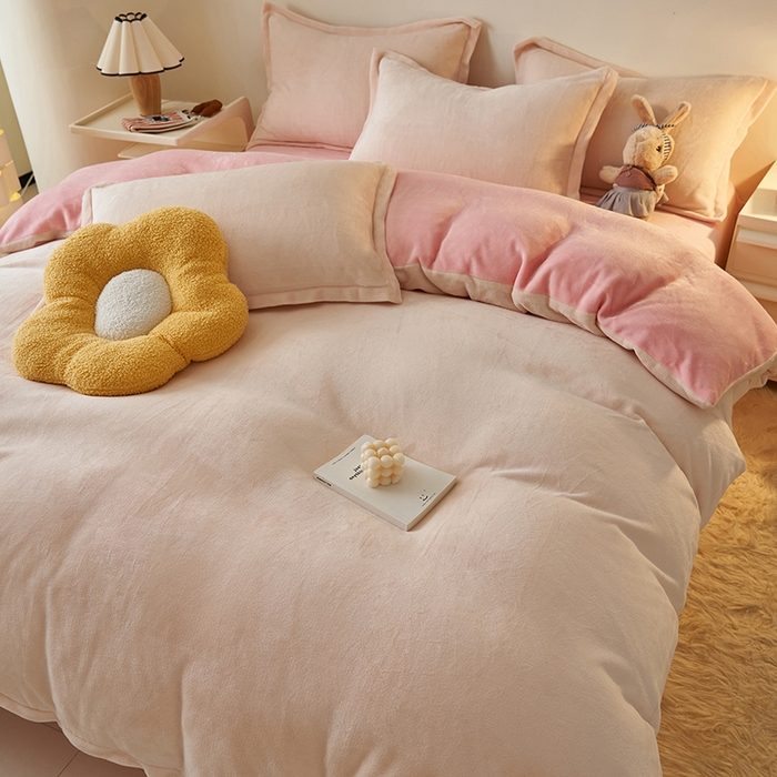 91家纺网 家纺一手货源 找家纺 2025新款多巴胺小红书纯色牛奶绒四件套牛奶绒被套跨境定制-风格二 奶油樱花粉